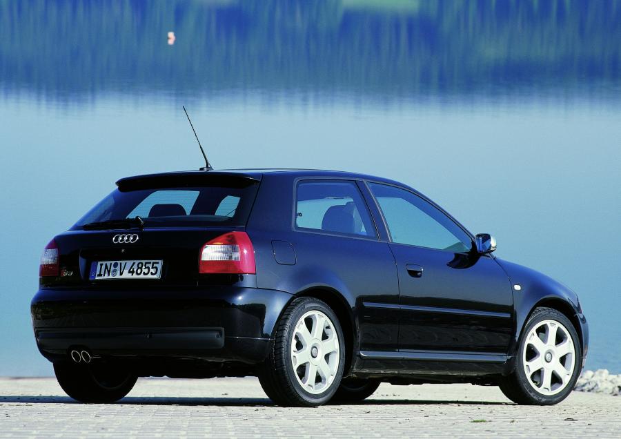  Audi S3 (8L) 2001 года  (фото 6 из 18)